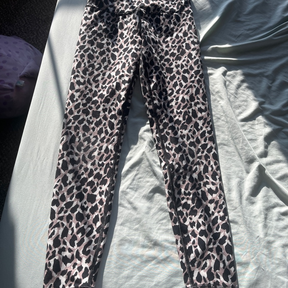 Jessica Simpson Black and Cream Animal Print Leggings